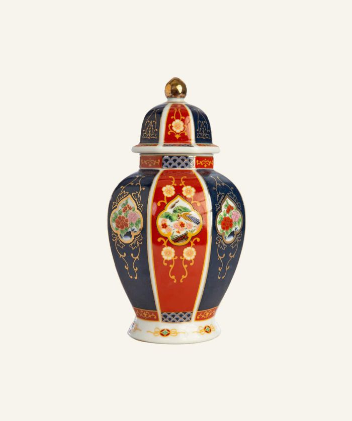 Decorative porcelain pet urn